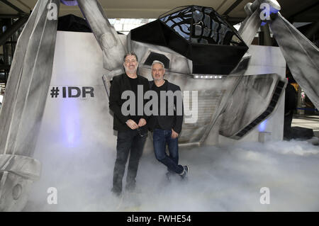 Roland Emmerich attends the 'Independence Day: Resurgence' photocall at Hauptbahnhof on June 10, 2016 in Berlin, Germany. | usage worldwide Stock Photo