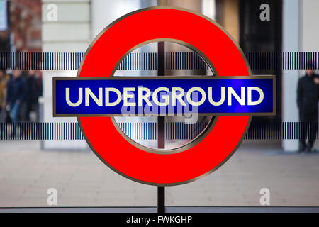 king's cross station underground signs. London Stock Photo - Alamy