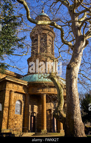 St Marys Church Banbury Oxfordshire England UK with Platanus x acerifolia London plane tree Stock Photo