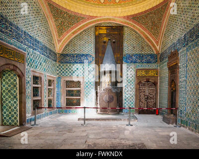 Elaborate tiled room with fireplace in Topkapi Palace (Topkapı Sarayı) in Istanbul, Turkey Stock Photo