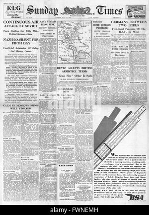 1941 front page  Sunday Times Battle for Russia and General Dentz accepts British Armistice terms in Syria Stock Photo