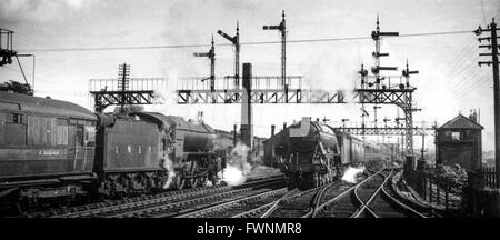 Durham Station in LNER days with a V2 2-6-2 on the left and an A3 Pacific. Stock Photo