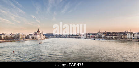 Hungarian parliament building on the banks of the Danube, Budapest, Hungary. Stock Photo