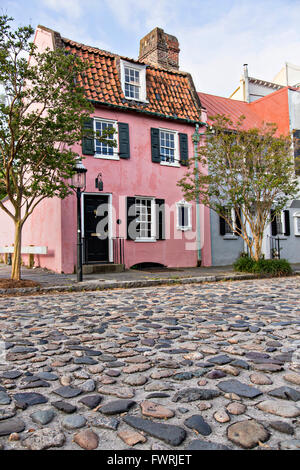 Pink house Gallery on Chalmers Street in the historic district of Charleston, South Carolina Stock Photo