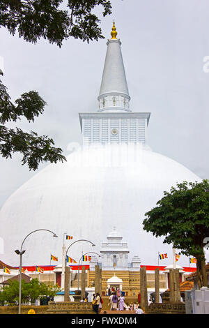 Ruwanwelisaya Dagoba, Anuradhapura (UNESCO World Heritage site), Sri Lanka Stock Photo