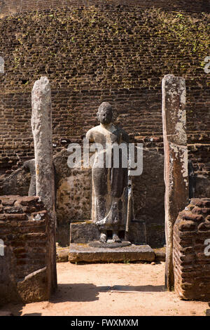 Sri Lanka, Polonnaruwa, Pabula Vihara, armless Buddha Statue Stock Photo