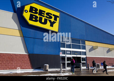 Montreal, Canada - April 6, 2020: Bestbuy gift card on a white background.  Best Buy is an American multinational consumer electronics retailer headqua  Stock Photo - Alamy