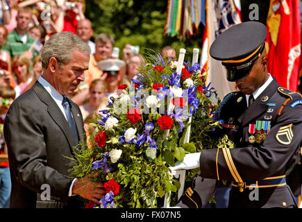 Arlington, Virginia, USA. 30th May, 2005. Washington, DC - May 30, 2005 -- United States President George W. Bush makes remarks at Arlington National Cemetery for the annual Memorial Day Commoration on May 30, 2005. The President was at Arlington to honor members of the Armed Forces who died in the line of duty.Credit: Ron Sachs - Pool via CNP © Ron Sachs/CNP/ZUMA Wire/Alamy Live News Stock Photo