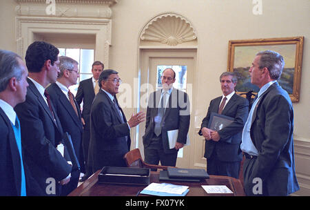 Washington, District of Columbia, USA. 2nd Nov, 2001. United States President George W. Bush meets with senior White House staff and US Secretary of Transportation Norman Mineta (center, gesturing) in the Oval Office on October 30, 2001. Also visible are White House Press Secretary Ari Fleischer and White House Chief of Staff Andrew Card.Credit: Eric A. Draper - White House via CNP © Eric A. Draper/CNP/ZUMA Wire/Alamy Live News Stock Photo