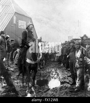 PACK TRAIN ON WAY TO KLONDIKE SHEEP CAMP GOLD GOLD