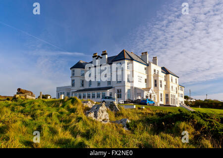 The Mullion Cove hotel on the cliff top of the Lizard Peninsula, Cornwall, England, UK Stock Photo