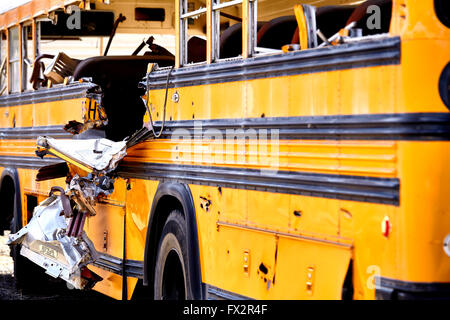 School Bus Damage Vehicle Accident Collision Stock Photo: 102094699 - Alamy