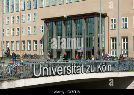 Köln, Sülz, Universitätsstrasse, Universität zu Köln,  Hauptgebäude am Albertus-Magnus-Platz in Lindenthal. Architekt Adolf Abel Stock Photo