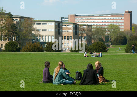 Köln, Sülz, Universitätsstrasse, Universität zu Köln, Universitätsgebäude am Grüngürtel. Stock Photo