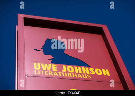 Kluetz, Germany. 07th Apr, 2016. The literature house 'Uwe Johnson' is pictured in Kluetz, Germany, 07 April 2016. The facility celebrates its 10th anniversary in 2016. Among others, it is home to a permanent exhibition on writer Uwe Johnson (1934-1984) who is regarded as the 'poet of both Germanys'. Photo: JENS BUETTNER/dpa/Alamy Live News Stock Photo