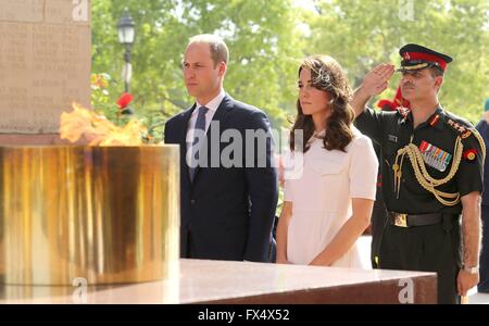 The Duke and Duchess of Cambridge Prince William and Kate Middleton pay homage to the martyrs at Amar Jawan Jyoti, India Gate April 11, 2016 in New Delhi, India. The royal couple are on a seven-day tour of India and Bhutan. Stock Photo