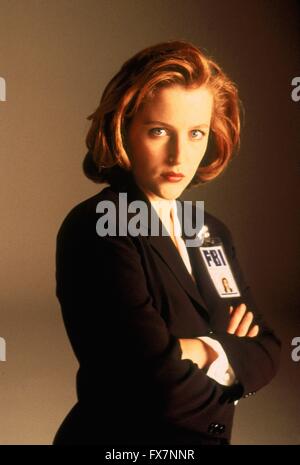 The X Files TV Series 1993 - 2002 USA 1995 Season 3 Created by Chris Carter Gillian Anderson Stock Photo