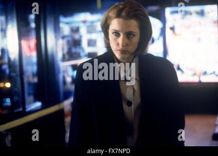 The X Files TV Series 1993 - 2002 USA 1996 Season 4 Created by Chris Carter Gillian Anderson Stock Photo