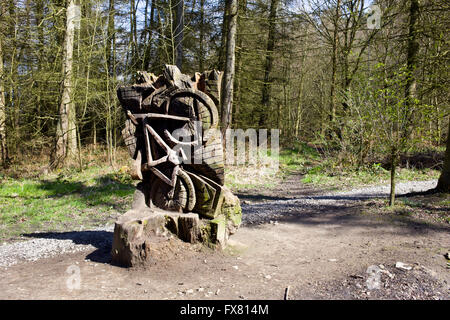 Sculptured cycle bench in Chevin Country Park, Otley, Nr Leeds Stock Photo