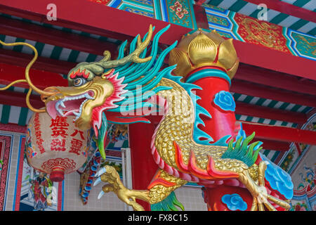 Ornate dragons Charoen Krung Chinese temple Bang Rak Bangkok Thailand Stock Photo