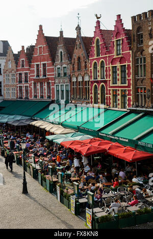 Cafés and historic buildings in the main square (Markt) in Bruges (Brugge), Belgium.  UNESCO World Heritage Site Stock Photo