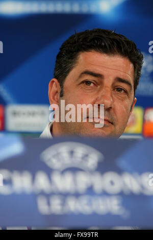 Lisbon, Portugal. 12th Apr, 2016. Benfica's head coach Rui Vit''”ria attends a press conference at Luz stadium in Lisbon on April 12, 2016 on the eve of their Champions League quarter-final second leg football match SL Benfica vs FC Bayern Munich. A model presents a creation from the Sangue Novo Fall/Winter 2016/2017 collection during the Lisbon Fashion Week on March 11, 2016 in Lisbon, Portugal. This year Lisbon Fashion Week celebrates the 25th anniversary. Credit:  Pedro Fiuza/ZUMA Wire/Alamy Live News Stock Photo