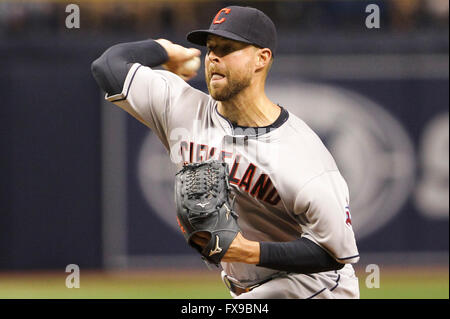 St. Petersburg, FL. USA; Tampa Bay Rays starting pitcher Corey Kluber (28)  heads to the dugout during a major league baseball game against the New Yo  Stock Photo - Alamy