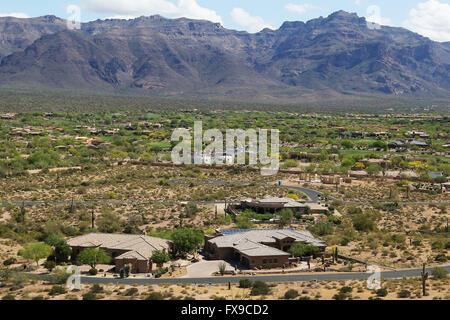 Phoenix, ARIZONA, USA. 9th Apr, 2016. Silly Mountain Park is located off of U.S. 60 in between Apache Junction and Gold Canyon, Arizona. The park has nine hiking trails of various lengths and difficulties all with great views of the surrounding area. © Kevin E. Schmidt/ZUMA Wire/Alamy Live News Stock Photo