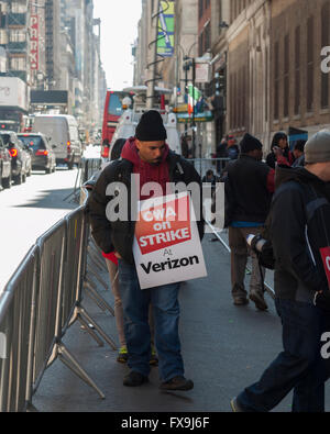 New York, USA. 13th Apr, 2016. Striking Verizon workers picket outside a Verizon facility in Midtown Manhattan in New York on Wednesday, April 13, 2016. Almost 40,000 members of the Communications Workers of America and the International Brotherhood of Electrical Workers walked out in nine eastern states and Washington DC over various contract disputes including healthcare and scheduling flexibility. Credit:  Richard Levine/Alamy Live News Stock Photo