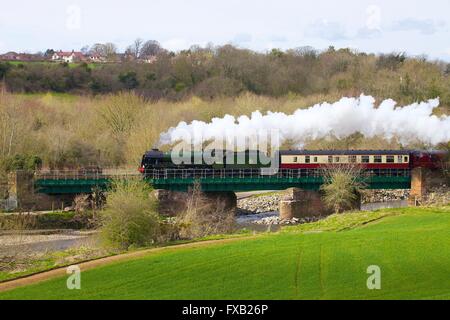 Steam train LMS Royal Scot Class 7P 4-6-0 46100 Royal Scot. Cummersdale Viaduct, Cummersdale, Carlisle, Cumbria, England, UK. Stock Photo