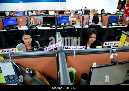 PHILIPPINES, Manila, Rockwell Business Center, Pasig City, KPO Knowledge Process Outsorcing, callcenter von Global Learning working for australian clients  / PHILIPPINEN, Manila, KPO Knowledge Process Outsorcing, callcenter von Global Learning arbeitet fuer australische Kunden Stock Photo