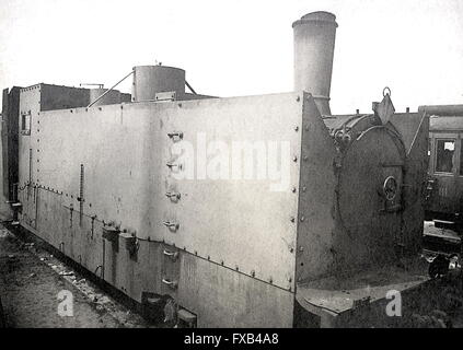 AJAXNETPHOTO. 1917.LOCATION UNKNOWN. - ALLIED ARMOURED NARROW GAUGE LIGHT RAILWAY LOCOMOTIVE, POSSIBLY NEAR NIEUPORT, BELGIUM.  PHOTO:AJAX VINTAGE PICTURE LIBRARY  REF:1917 FBALBPP 2 1 Stock Photo