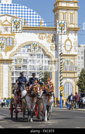 Seville, Spain. 14th Apr, 2016. Typical chariot at the ''Feria de Abril'' (April's Fair) 2016 © Daniel Gonzalez Acuna/ZUMA Wire/Alamy Live News Stock Photo