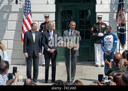 Washington DC, USA. 14th April, 2016. The White House, USA:  President Barack Obama and Vice President Joe Biden welcome members of the Wounded Warrior Ride to the White House, to help raise awareness of our nation’s heroes who battle the physical and psychological damages of war. They are joined by Sec of Veterans Affairs, McDonald and Cpt. William Reynolds. Credit:  Patsy Lynch/Alamy Live News Stock Photo