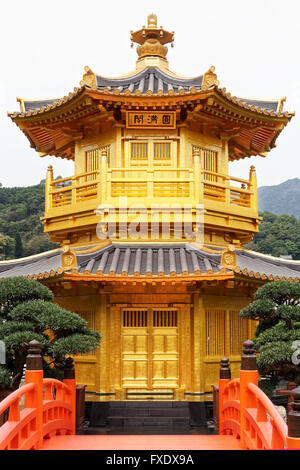 Golden pagoda in Nan Lian Garden, Diamond Hill, Wong Tai Sin District, Kowloon, Hong Kong, China Stock Photo