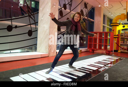 Fao schwarz piano store movie