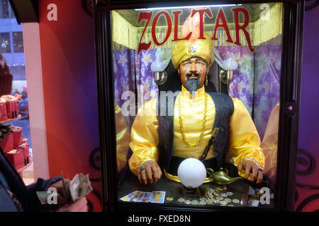 the-zoltar-fortune-telling-machine-made-famous-in-the-big-movie-located-fxed8n.jpg