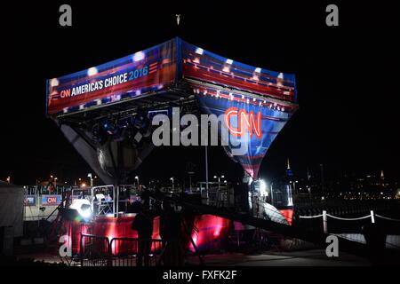 Brooklyn, NY, USA. 14th Apr, 2016. Atmosphere in attendance for CNN Democratic Presidential Primary Debate, Brooklyn Navy Yard, Brooklyn, NY April 14, 2016. Credit:  Eli Winston/Everett Collection/Alamy Live News Stock Photo