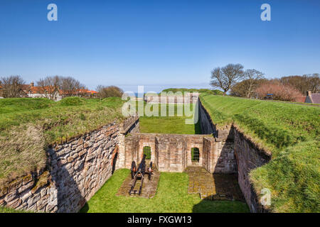 Gun emplacement on the town walls at Berwick-upon-Tweed, Northumberland,England, UK Stock Photo