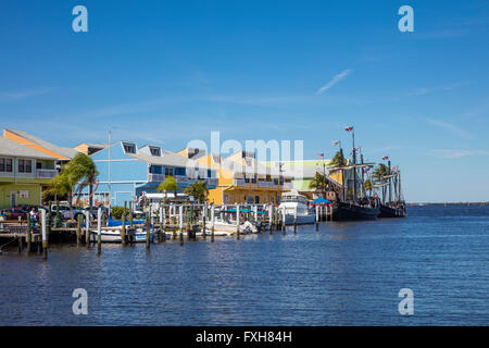 Fishermen's Village waterfront restaurants, shops & marina on Charlotte Harbor on the Gulf Coast in Punta Gprda Florida. Stock Photo