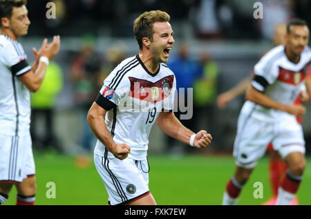 Mario Goetze celebrating after scoring to make it 2 to 0, Germany against Poland, qualifier for UEFA Euro 2016 Stock Photo