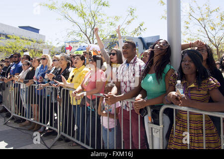 Los Angeles, California, USA. 16th Apr, 2016. A crowd of overflow supporters cheer for 2016 Democratic presidential candidate Hillary Clinton outside of the Cox Library at Los Angeles Southwest College in Los Angeles, California. Clinton made a departure from campaigning in New York to visit California voters ahead of the Democratic Primary on June 7th. © Mariel Calloway/ZUMA Wire/Alamy Live News Stock Photo