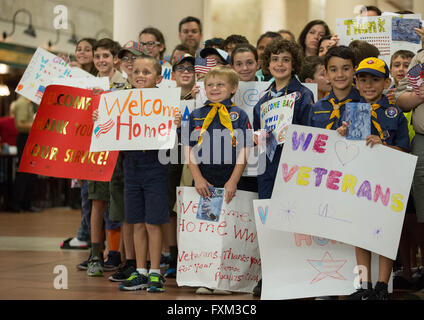 West Palm Beach, Florida, USA. 16th Apr, 2016. Scouts welcome returning veterans at Palm Beach International Airport in West Palm Beach, Fl on April 16, 2016. © Allen Eyestone/The Palm Beach Post/ZUMA Wire/Alamy Live News Stock Photo