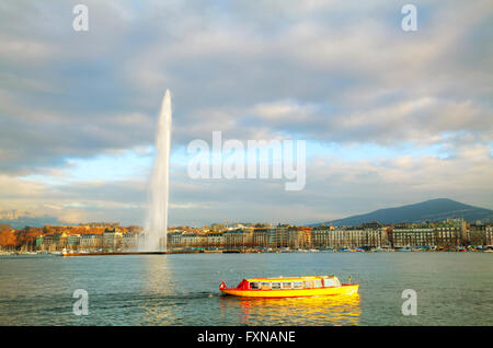 GENEVA, SWITZERLAND - NOVEMBER 28: Geneva cityscape overview with the Water Fountain (Jet d'Eau) on November 28, 2015 in Geneva Stock Photo