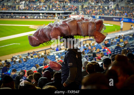 the Bronx, New York, USA. 15th Apr, 2016. General view, APRIL 15, 2016 - MLB : A vendor sells cotton candy in the stands during the Major League Baseball game between the Seattle Mariners and the New York Yankees at Yankee Stadium in the Bronx, New York, United States. © Hiroaki Yamaguchi/AFLO/Alamy Live News Stock Photo