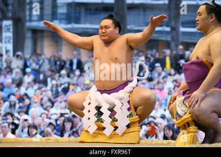 Tokyo Japan. 18th Apr, 2016. Hakuho, Sumo : Annual sumo tournament dedicated to the Yasukuni Shrine in Tokyo Japan. Credit:  YUTAKA/AFLO SPORT/Alamy Live News Stock Photo