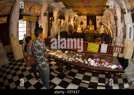 Sri Lanka, Kandy, Temple of the Tooth, Alut Maligawa, New Shrine Room, fisheye lens view Stock Photo