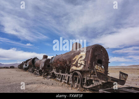 Bolivia -  22/08/2013  -  Bolivia / Salar de Uyuni / Uyuni  -  Train cemetery, Uyuni   -  Sandrine Huet / Le Pictorium Stock Photo