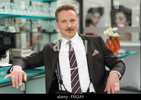 Hamburg, Germany. 18th Apr, 2016. David C. Bunners, in the role of Holger Mielitzer, posing during a photo call in Hamburg, Germany, 18 April 2016. The ARD television series 'Rote Rosen' ('Red Roses') starts into the 13th season with 200 new episodes. Photo: Lukas Schulze/dpa/Alamy Live News Stock Photo