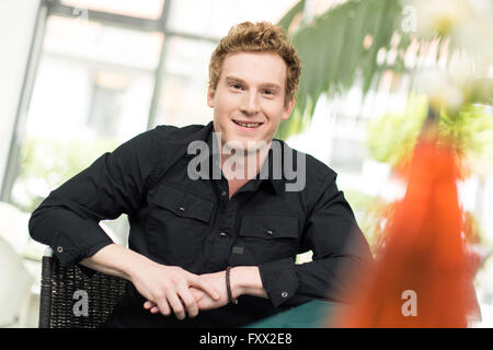 Hamburg, Germany. 18th Apr, 2016. Felix Everding, in the role of Dennis Grabowski, posing during a photo call in Hamburg, Germany, 18 April 2016. The ARD television series 'Rote Rosen' ('Red Roses') starts into the 13th season with 200 new episodes. Photo: Lukas Schulze/dpa/Alamy Live News Stock Photo